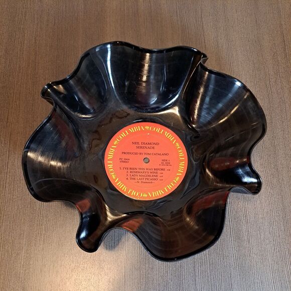 Vintage Vinyl Record Bowl Neil Diamond Serenade 1974 OOAK - Picture 1 of 6